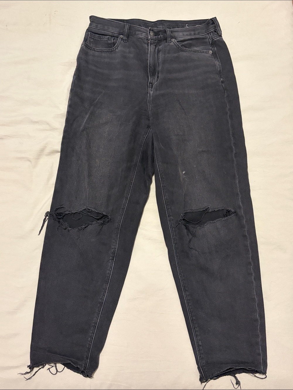 American Eagle Relaxed Mom Jean